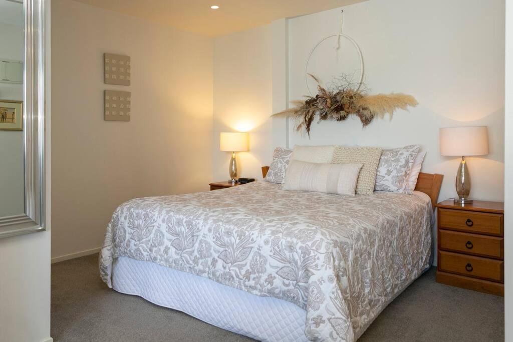 Waimahana - Luxury By The Lake เทาโป ภายนอก รูปภาพ