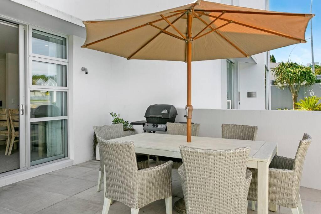 Waimahana - Luxury By The Lake เทาโป ภายนอก รูปภาพ